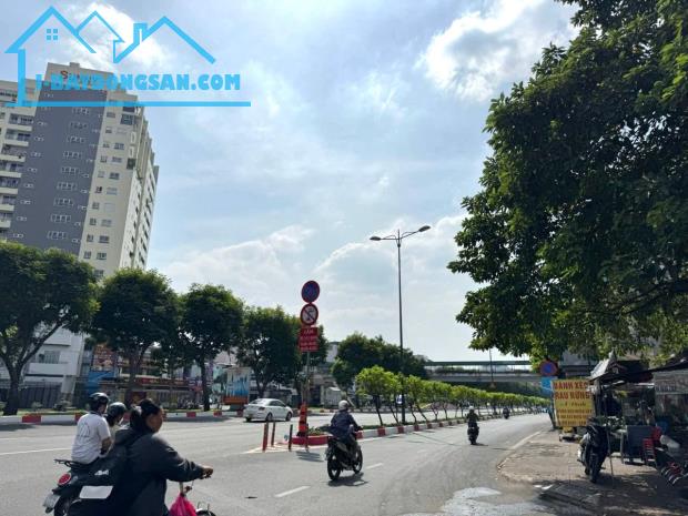 Bán nhà hẻm xe hơi Phạm Văn Đồng,Gò Vấp, giáp Phú Nhuận, Bình Thạnh, 6.86 tỷ TL