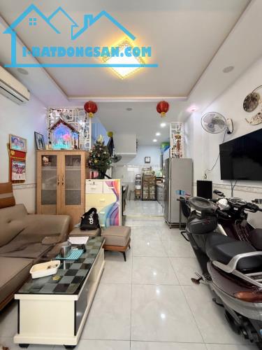 [D2884] Bán nhà đẹp Đường Số 2 An Hội Đông, sát chợ Xóm Mới, 4.x tỷ
