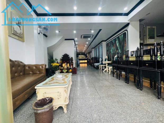Bán gấp khách sạn hai bà Trưng-Lô góc-Dòng tiên 600t/tháng-175m2x9t-129 tỷ-LH 0976767455