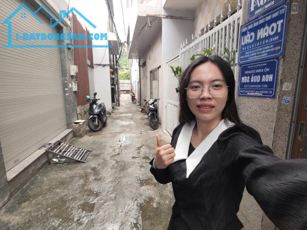 Nhà 2 tầng BTCT ngay trục đường Nguyễn Sơn chỉ 2Đ hơn