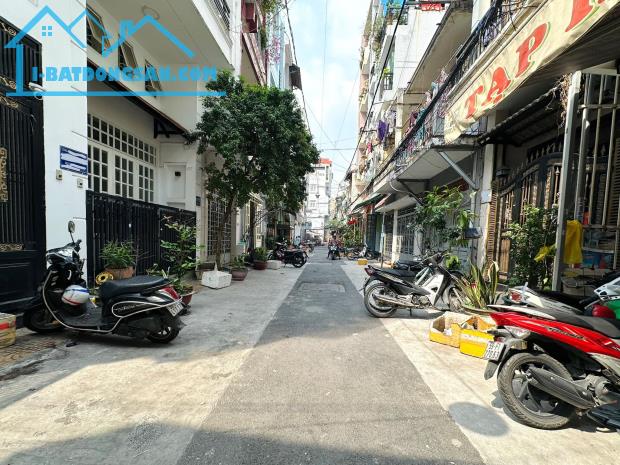 27 TỶ, CCMN CẦU DIỄN 150M2X7 TẦNG, 42 PKK, MẶT TIỀN 16M, 190 TRIỆU/THÁNG, Ô TÔ