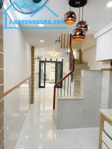 Nhà Tân Bình - Lạc Long Quân, 3 tầng - ở ngay - KD Nail, Spa - dài 12m – 84m2 - hơn 4 tỷ.
