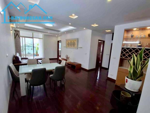 Căn hộ mặt phố NGUYỄN CHÍ THANH – Ba Đình 110m², nội thất cao cấp, sổ đỏ cất két, giá10 tỷ