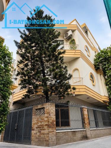 BIỆT THỰ ĐIỆN BIÊN PHỦ GIÁP QUẬN 1 – 100M² – HỒ BƠI RIÊNG – HẺM Ô TÔ 7 CHỖ – 13.X TỶ