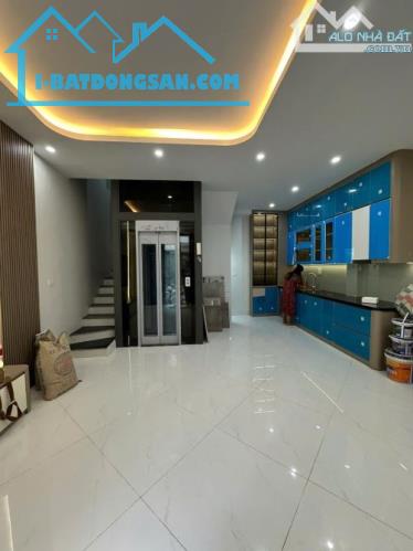 Minh Khai_7T Thang Máy_Cách Ô Tô Tránh 10m_40m x MT 5,6m _13,5 Tỷ_Sổ Nở Hậu
