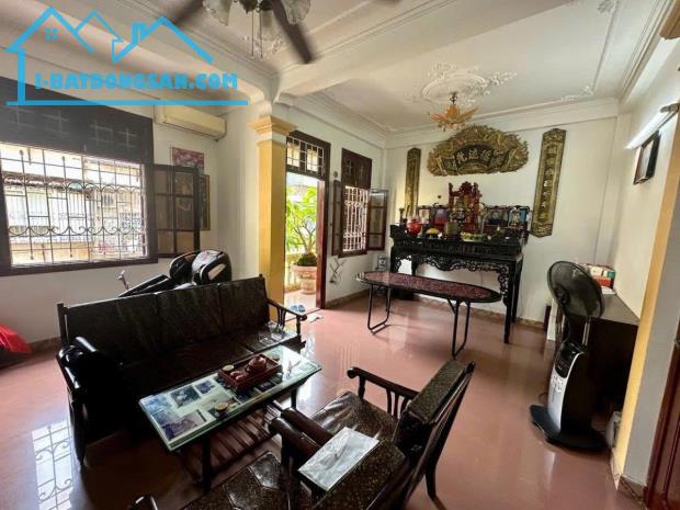 Hiếm phố Chùa Bộc 40m2, 5 tầng, mặt tiền 6m ô tô tránh đỗ thoải mái trung tâm Đống Đa