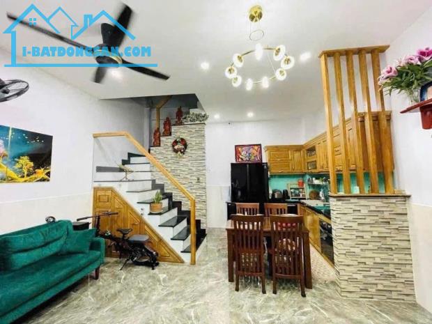 Nhà Tân Bình - Trương Công Định, 3 tầng - ở ngay - KD – ngang hơn 5m – 81m2 - hơn 6 tỷ