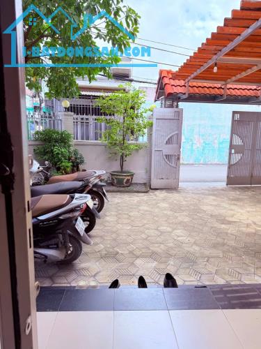 CĂN GÓC 2 MT - QUỐC LỘ 13 - 165m2 - 2 TẦNG - NGANG 8M - 14T