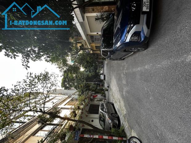 Bán nhà Việt Hưng Giang Biên 45m nhỉnh 9 tỷ ô tô thang máy.