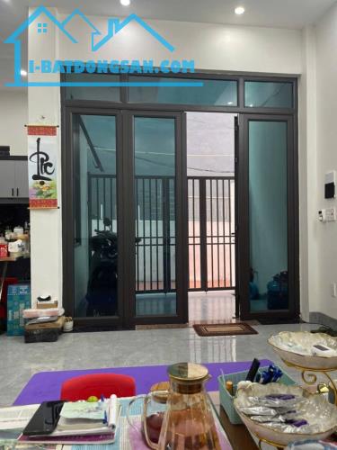 NHÀ 2 TỶ 280 TRIỆU, NGÕ ĐƯỜNG NGUYỄN KHUYẾN, 47 M2 x 3 TẦNG