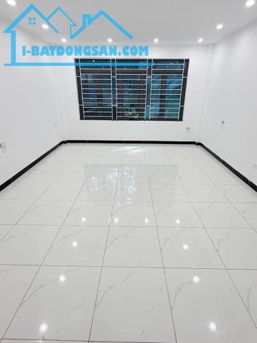 Ngọc Hồi-trung tâm văn điển-nhà xây mới-5 tầng thang máy-mặt tiền 4.6m-tài chính 12 tỷ
