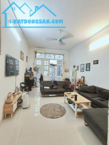 Bán nhà 95m² 4 tầng Đội Cấn, Ba Đình dân xây, gần phố chỉ 16,2 tỷ