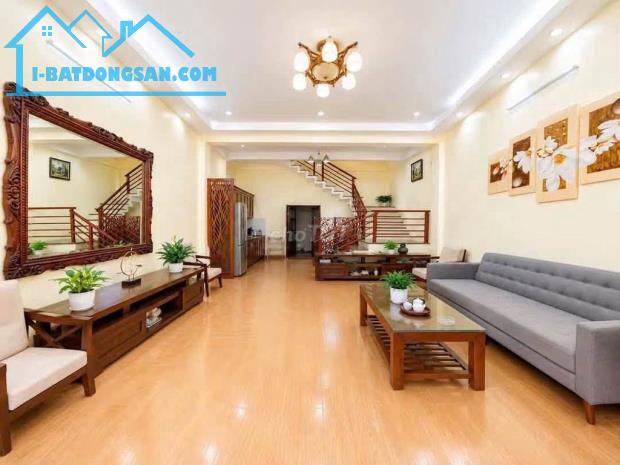 Bán nhà Lâm Du Long Biên diện tích 50 mét X 4 tầng, dân xây ô tô đỗ cổng, sổ đỏ chính chủ