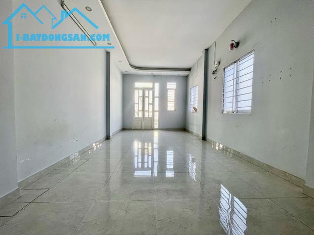 BÁN NHÀ 2 MẶT HẺM XE HƠI –CẠNH QUẬN 5 – CẦU CHỮ Y-50M2- 3 TẦNG - NHỈNH 7 TỶ- LH 0784968131