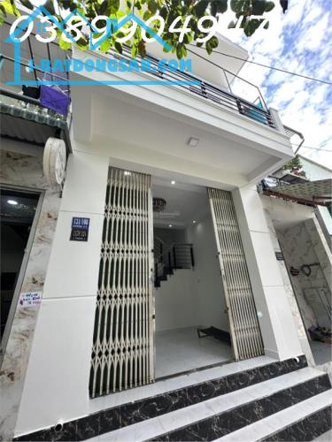 Bán nhà trung tâm Nha Trang hẻm 1170 đường 2/4 Phường Vạn Thắng. Giá bán: 2,3 tỷ sổ đỏ