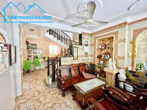Nhà Tân Bình - Năm Châu, 5 tầng - ở ngay - KD - ngang gần 4m - dài gần 15m – hơn 15 tỷ