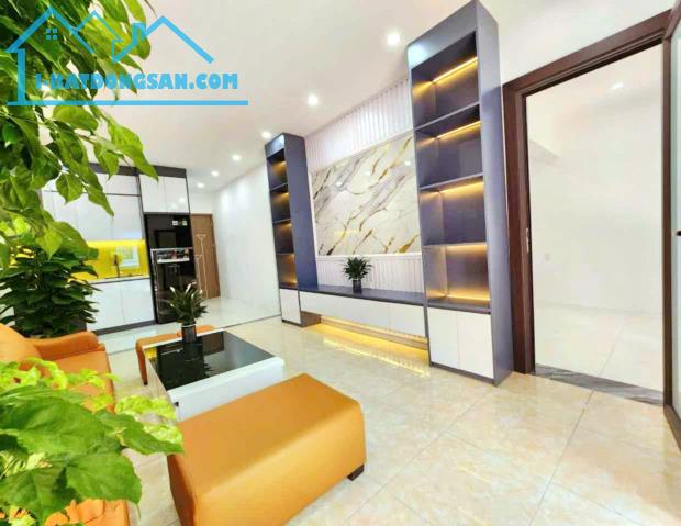 BÁN CĂN TẬP THỂ PHỐ MAI ĐỘNG 43/68M2 2 NGỦ, VS RIÊNG HƠN 3 TỶ
