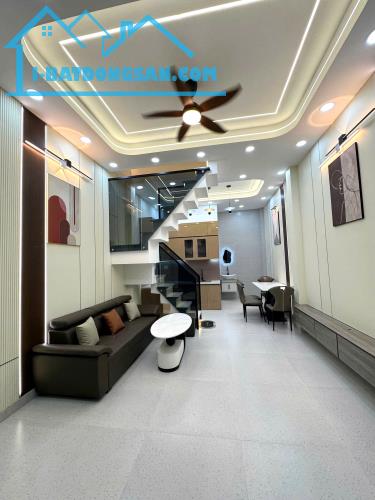 MẶT TIỀN BỜ KÊNH THAM LƯƠNG GẦN 26/3- NHÀ ĐẸP 2 TẦNG 30M2 (4x8) TẶNG NỘI THẤT. CHỈ 5 TỶ XX