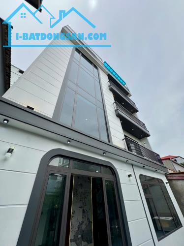 🏡Siêu phẩm nhà đẹp Trung Tâm Long Biên 1 nhà ra Phố Ô tô đổ cửa, 50m x 5 tầng, thang máy.