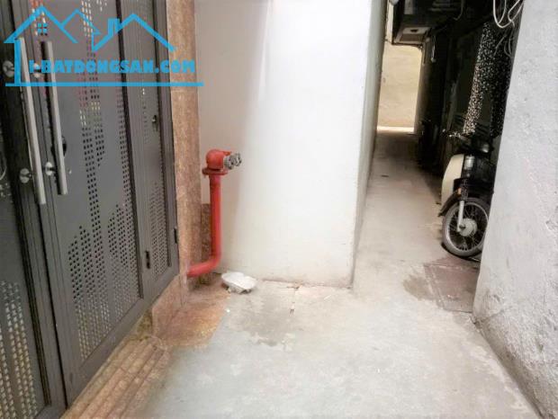 Tòa CCMN Trần Khát Chân 50m² x6T – 11P – Định giá 8 Tỷ – Ô tô gần