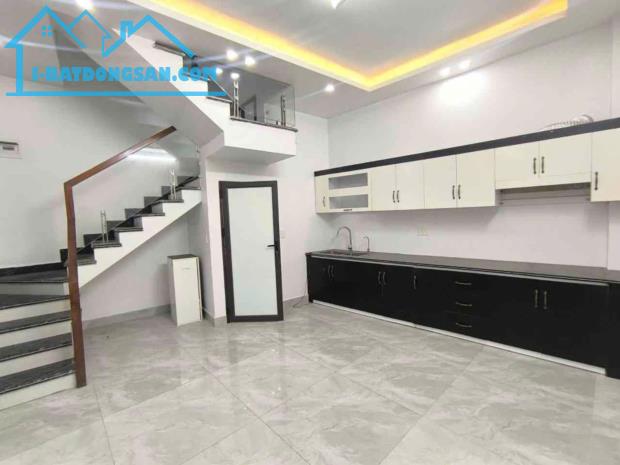 NHÀ NGAY PHỐ TRUNG TÂM MIẾU HAI XÃ chỉ 2tỷ 65-41m2*3 tầng-XÂY ĐỘC LẬP SÂN CỔNG RIÊNG