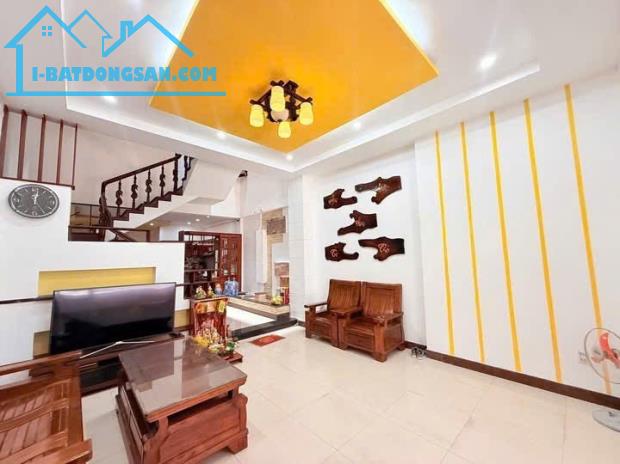 Bán nhà mặt phố Võ Như Hưng 80m2, 3 tầng, gần biển Mỹ An, giá 11,7 tỷ