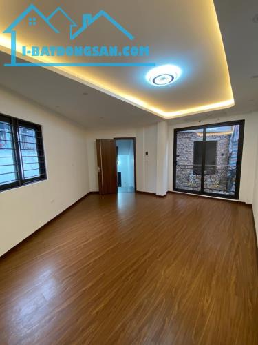 Hương Viên ( trong ngõ ), diện tích 40m, 5tầng. MT 4 m, giá 15.8 tỷ Hai Bà Trưng