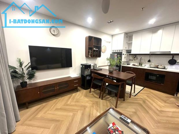 GẤP! Nhà cực đẹp 80m2x7T thang máy, phân lô, Ôtô tránh, khu vực KD sầm uất phố Linh Lang.