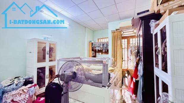 Bán gấp nhà đường Tây Thạnh, TB, hẻm ô tô nở hậu khu sầm uất, gần KCN Tân bình nhỉnh 4.T