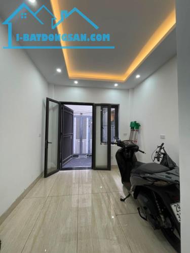Hồng Mai ngõ to như phố. Diện tích 42.3/50mT2. 6tầng. MT 3.2m. Giá 16tỷ Hai Bà Trưng
