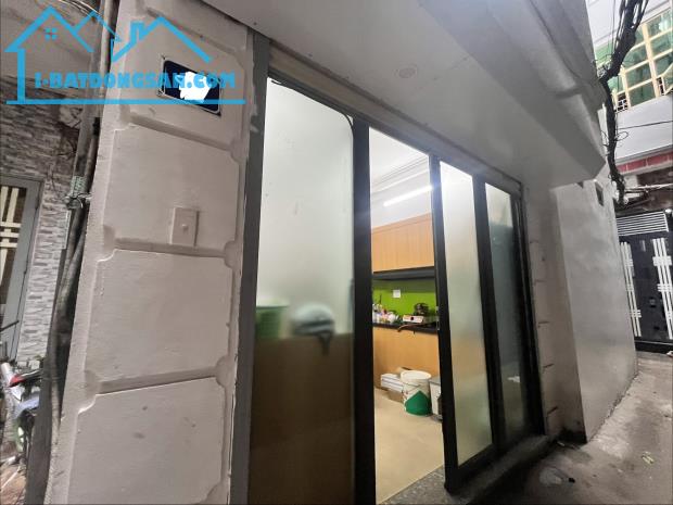 Bán nhà ngõ Chợ Khâm Thiên, lô góc 5 tầng, nhỉnh 4 tỷ