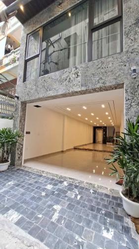 BÁN GẤP NHÀ NGUYỄN SƠN 77M² * 7T, MT 4.5M, THANG MÁY, GARA 2 ÔTÔ, FULL ĐỒ. GIÁ 17 TỶ