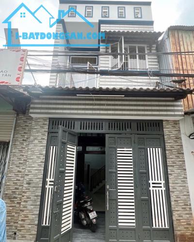 2 MẶT TIỀN XE TẢI BON BON THÔNG TỨ TUNG - VỊ TRÍ ĐẸP - NHÀ 2 TẦNG ĐẸP SỔ VUÔNG VỨC HOÀN