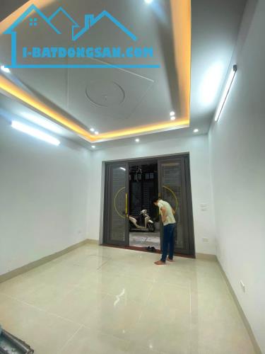 Hiếm phố Cù Chính Lan 36m2, 5T, MT3.8m chỉ 10m ra mặt phố giá 10.8 tỷ khu phân lô đẹp