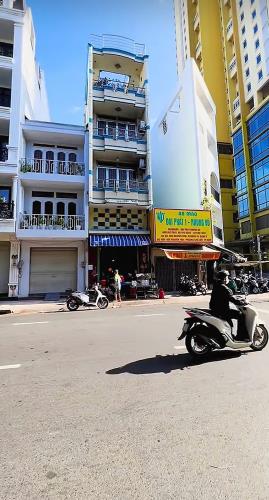 Bán nhà mặt tiền Nguyễn Trãi Q5, 4x17m 4 tầng vi trí đẹp giá về 22 tỷ