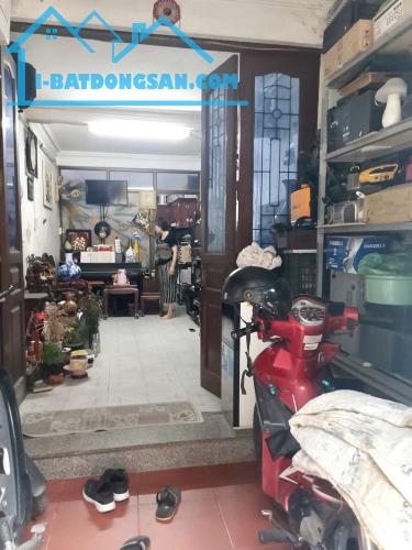 Ngay trung tâm Nguyễn Công Trứ-Hồ Sen, 37m2*3tầng-2tỷ18, nhà cũ dân xây, bán đất tặng nhà