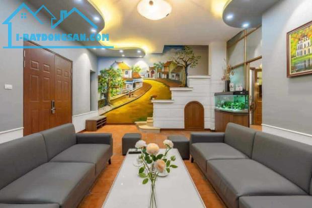 BÁN GẤP NHÀ NGUYỄN THÁI HỌC PHỐ VIP BA ĐÌNH KD HOMESTAY ĐẸP NHƯ HOA HẬU 90M X 3 TẦNG MT 8