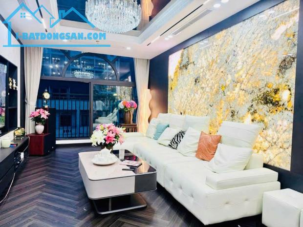 Siêu Hiếm Phân Lô ÔTô Tránh Trung Tâm Hoàn Kiếm 40M2 5T Ở Kết Hợp Văn Phòng Đỉnh Giá 19 Tỷ