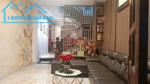 NGỘP LẮM nhà HXT Phan Văn Trị 92m2 4 tầng nở hậu 5m BTCT gần chợ Bà Chiểu chỉ 15.6 tỷ