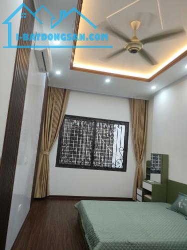 Bán gấp giá rẻ chung cư Trần Thủ Độ 83m, tầng 9, mặt thoáng 10m, 5.7 tỷ Hoàng Mai.