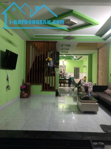 NHÀ ĐẸP 3 TẦNG - SÁT VINCOM - 80M2 - NHỈNH 7 TỶ