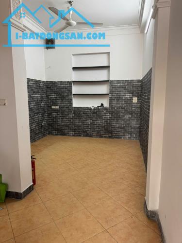 Chính chủ bán nhà mặt đường 19/5, Văn Quán 40m2 x 5 tầng, tiện kinh doanh, 16 tỷ