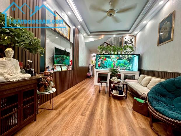 Nhà vuông vắn tại Dân Lập-Chợ Hàng 3.5 tầng-3tỷ25, ngõ nông thoáng rộng, oto cách nhà 50m