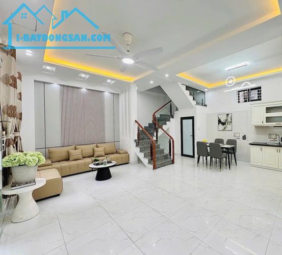 Nhà Chợ Cột Đèn - Dư Hàng 43m2*4 tầng - 3tỷ7, tặng full nội thất, ngõ nông.