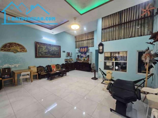 Bán nhà C4 bên sông Phạm Văn Đồng siêu rộng, 198m2, ô tô ngủ trong nhà, chỉ 16 tỷ