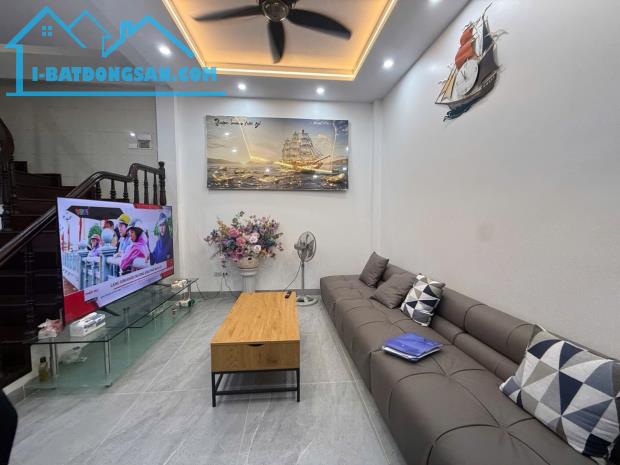 Bán Nhà Phố Hương Viên, cạnh Hồ Hai Bà Trưng - 1 nhà ra phố - 40m2 x 5 Tầng - Sổ vuông đẹ