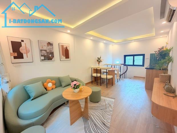 Bán căn hộ tập thể phố Hàng Khoai - DTSD 75m2 - lô góc 3 mặt thoáng - đủ nội thất - SDCC