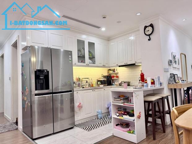 Bán chung cư Sunshine toà R2 3 ngủ 2 vệ sinh full nội thất, lô góc chỉ 8.x tỷ