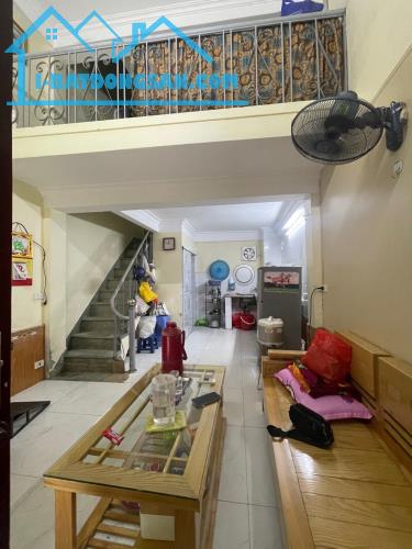 Bán nhà ngõ 67 Nguyễn Văn Cừ Long Biên 3 tầng, ngõ siêu nông, giá 4.5 tỷ
