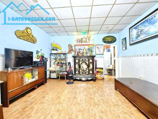 Nhà Tân Bình - Lý Thường Kiệt, 3 tầng - ở ngay - KD, ngang gần 5m - dài 11m - hơn 7 tỷ